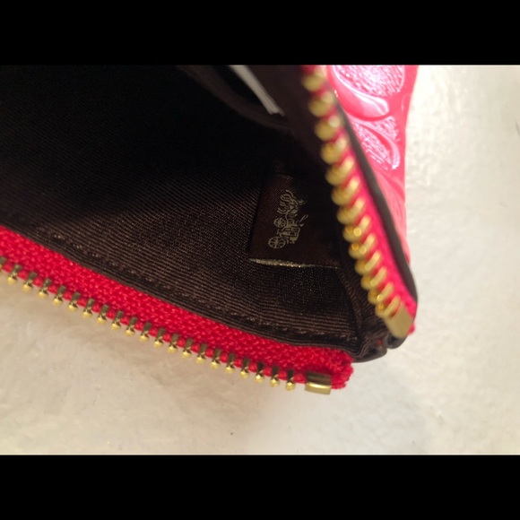 *Sold* Coach Wristlet Wallet - Picture 8 of 10